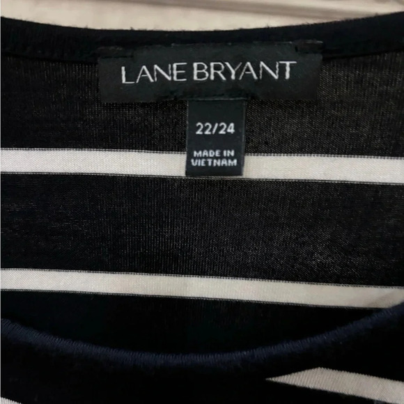 Lane Bryant Black White Striped Top Satin Ruffle Sleeve Size 22/24 - Picture 2 of 3